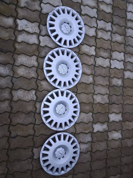 Opel Astra H d�szt�rcsa