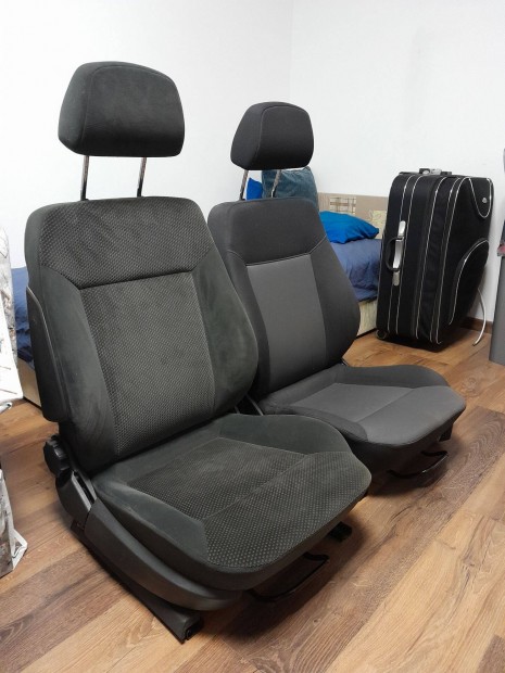 Opel Astra H első ülések