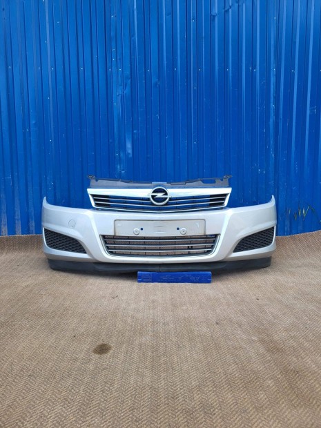 Opel Astra H gyári 13225746 első lökhárító ezüst