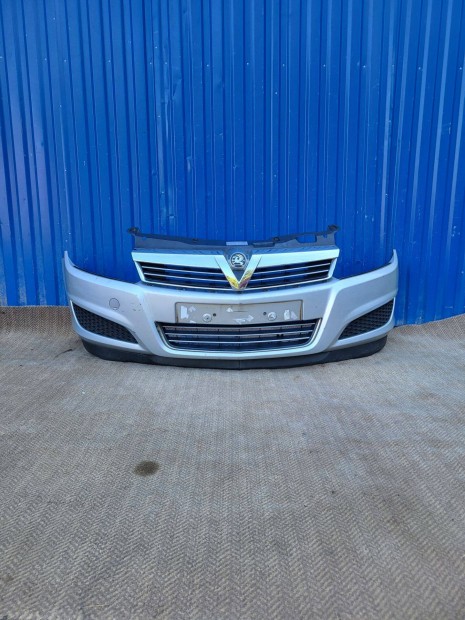 Opel Astra H gyári 13225746 első lökhárító ezüst