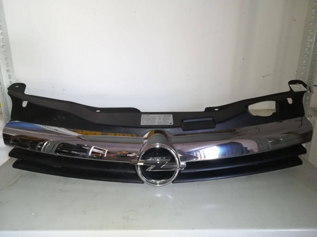 Opel Astra H hűtődíszrács 2004 -> emblémával