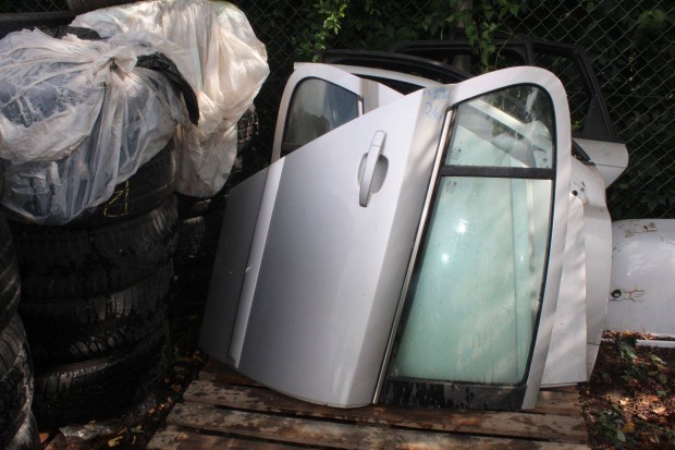 Opel Astra H jobb hts ajt komplett(241.)