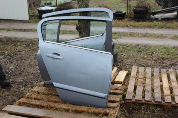 Opel Astra H jobb hts ajt komplett(544.)