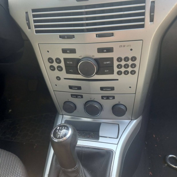 Opel Astra H rádió eladó
