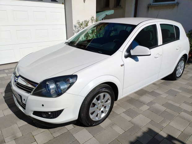 Opel Astra III. 2012-es 80100km