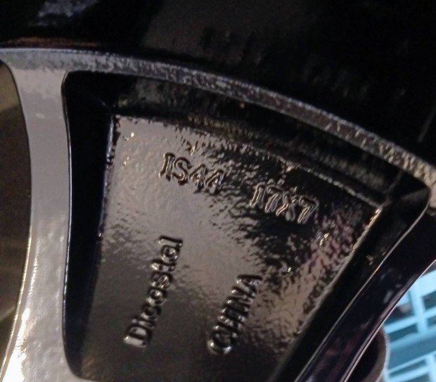 Opel Astra J 17" gyari alufelni (5x115) garnit�ra feket�re szinterezve