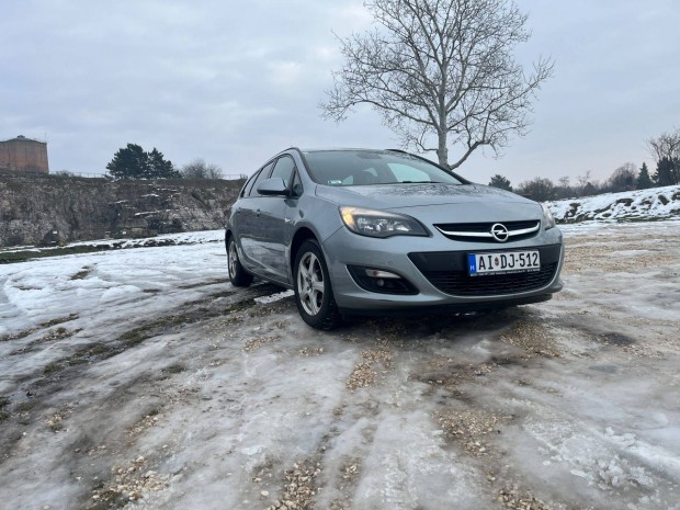 Opel Astra J 1,4T benzines aut�m elad�
