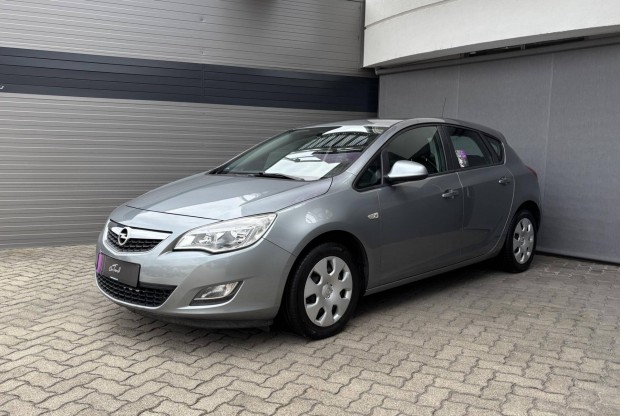 Opel Astra J 1.4 Cosmo Garancival!