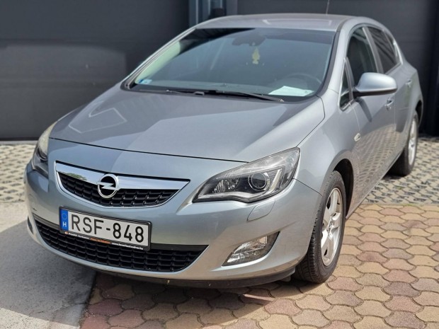 Opel Astra J 1.4 Cosmo Nagyon Szp Flbr COSMO...