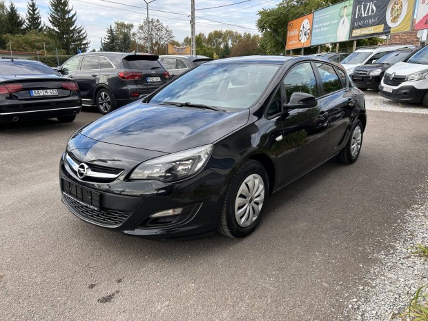 Opel Astra J 1.4 Enjoy 125ezer Km. Vezetett sze...