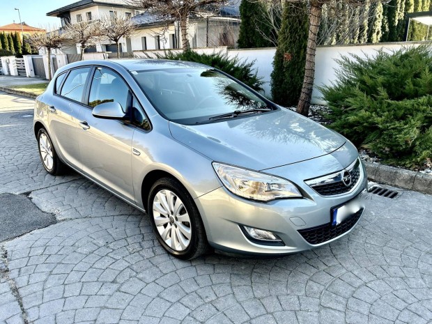 Opel Astra J 1.4 Enjoy