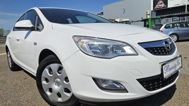 Opel Astra J 1.4 Enjoy