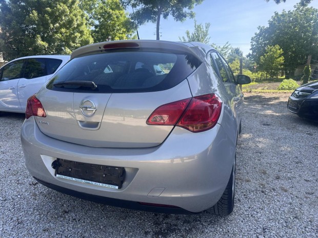 Opel Astra J 1.4 Enjoy
