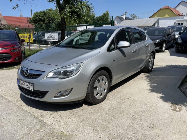 Opel Astra J 1.4 Enjoy Klíma.ülésfűtés.tempomat...