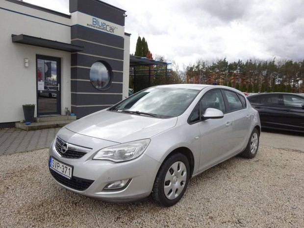 Opel Astra J 1.4 Enjoy Megbizható Benzines!Radar!