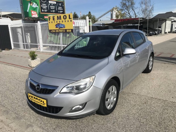 Opel Astra J 1.4 Enjoy Megkímélt! Végig Sz.könyv!