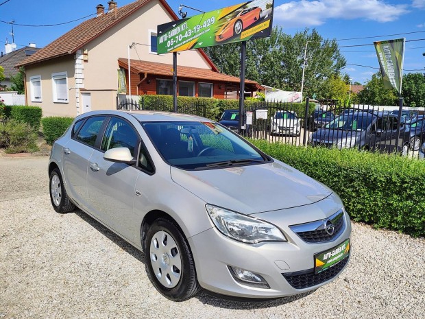 Opel Astra J 1.4 Enjoy Szervzelt. Ellenrztt...