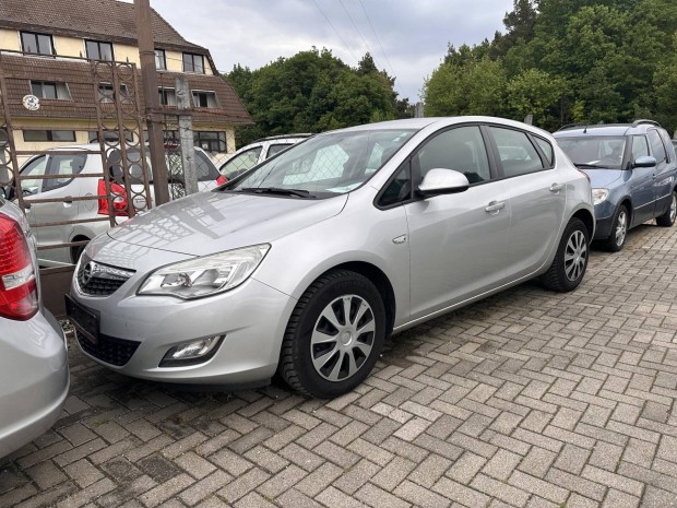Opel Astra J 1.4 Enjoy Ül-korm.fűt.Radar.Tempomat