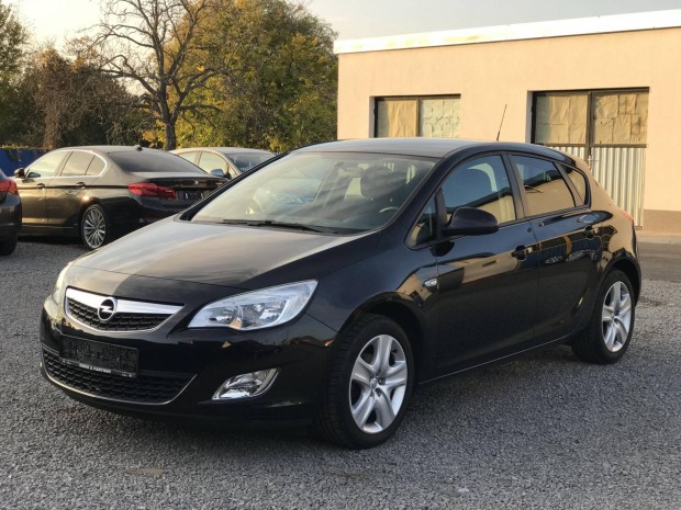 Opel Astra J 1.4 Enjoy ++100eKM++Tempomat++ls...