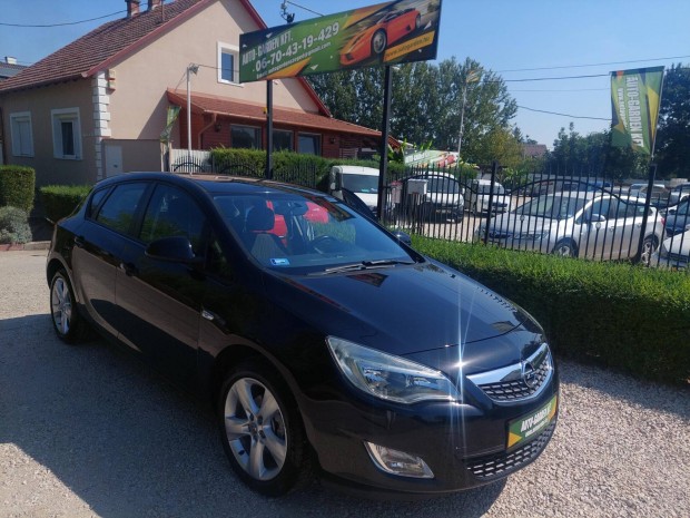 Opel Astra J 1.4 Enjoy !!Magyar Okmnyokkal AZO...