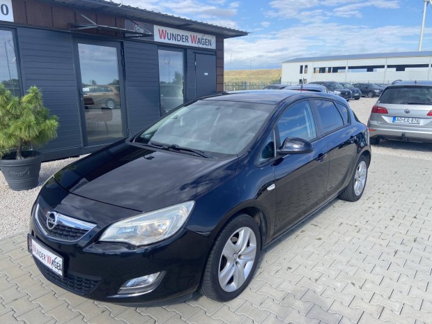 Opel Astra J 1.4 Essentia