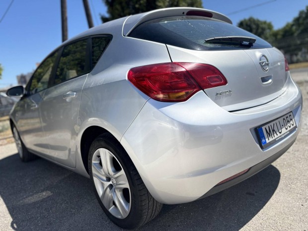 Opel Astra J 1.4 Selection 137eKm!