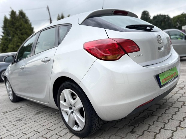 Opel Astra J 1.4 Selection 137eKm!