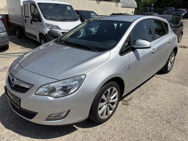 Opel Astra J 1.4 Selection 150 Éves Opel Jubile...