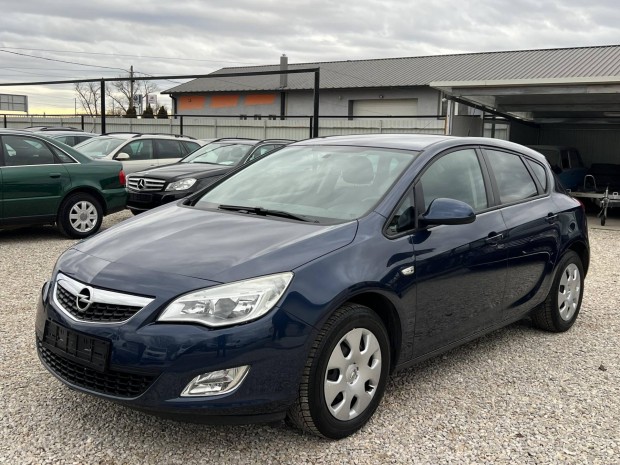 Opel Astra J 1.4 Selection