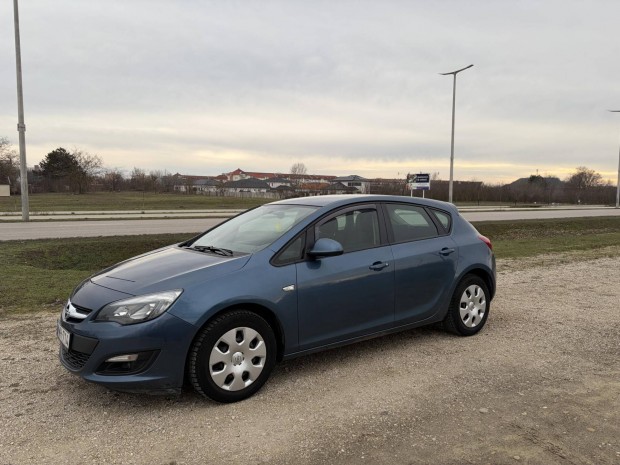 Opel Astra J 1.4 Selection Magyarorsz�gi