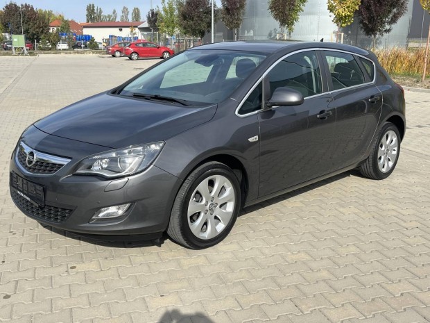 Opel Astra J 1.4 Sport Sérülésmentes!