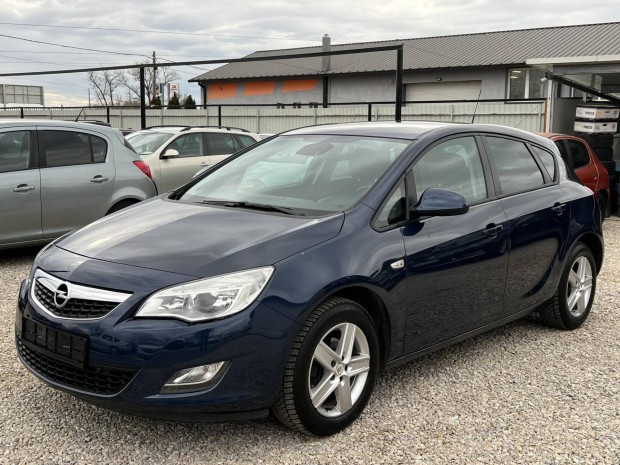 Opel Astra J 1.4 T Active