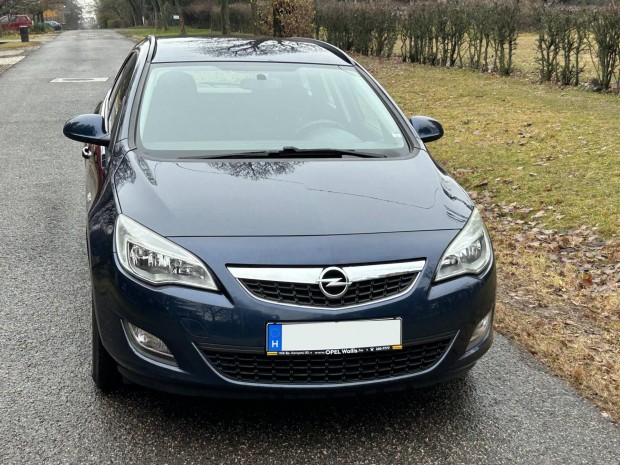 Opel Astra J 1.4 T Active Vezetett Szervzknyv...