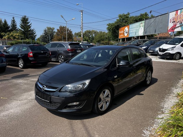Opel Astra J 1.4 T Cosmo 143ekm!! Vezetett szer...