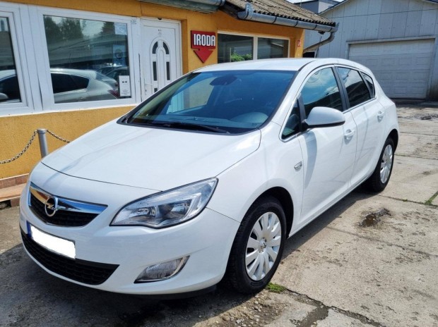 Opel Astra J 1.4 T Cosmo