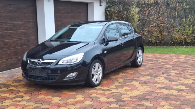 Opel Astra J 1.4 T Cosmo