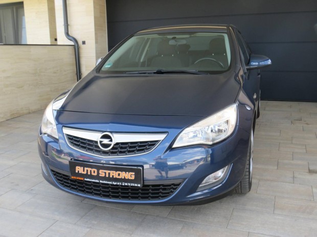 Opel Astra J 1.4 T Cosmo 95.315 km ! Első Tulaj...