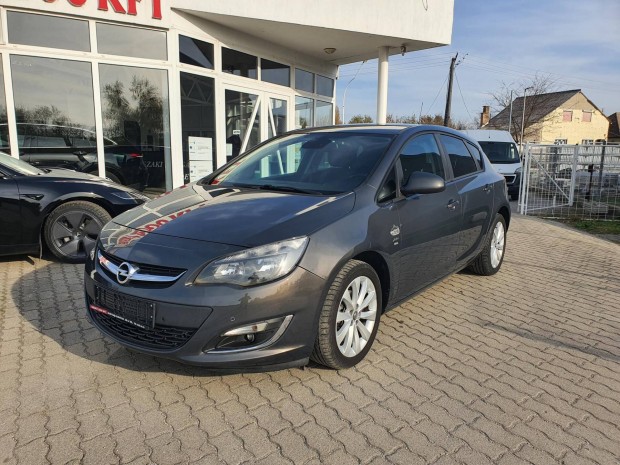 Opel Astra J 1.4 T Cosmo LED. ls s Kormnyf...