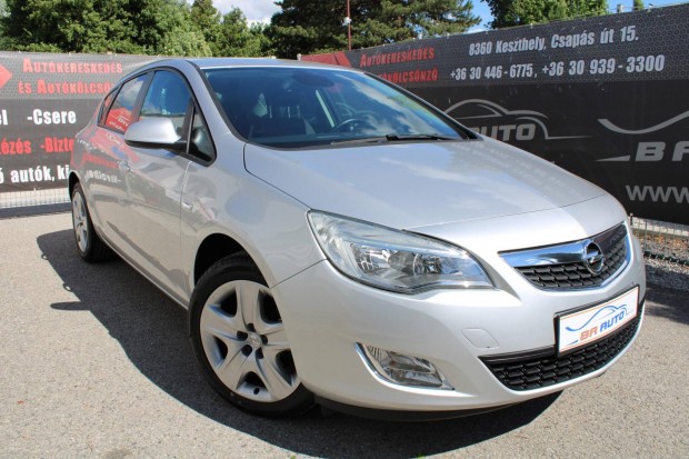 Opel Astra J 1.4 T Cosmo Ritkasg/15.000 KM/js...