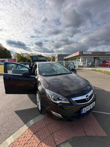 Opel Astra J 1.4 T Cosmo Tempomat.Ülésfütés.SZE...