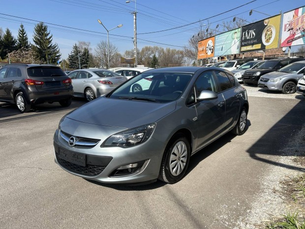 Opel Astra J 1.4 T Cosmo �l�s f�t�s. Korm�ny f�...