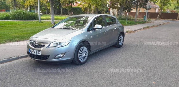 Opel Astra J 1.4 T Enjoy 136 ezer km. 140 LE. ...