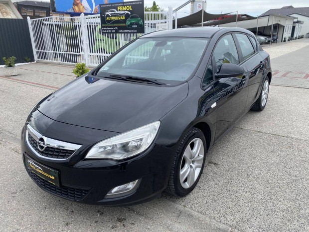 Opel Astra J 1.4 T Enjoy Megkímélt! Vezetett sz...