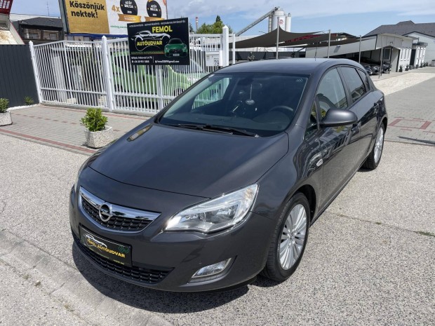 Opel Astra J 1.4 T Enjoy S-mentes! Végig Sz.kön...