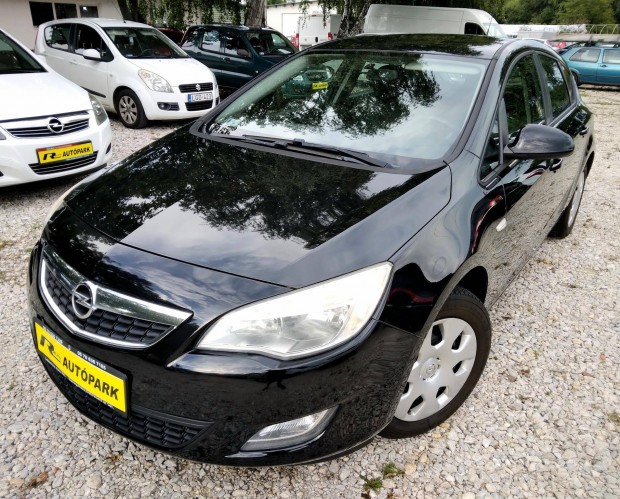 Opel Astra J 1.4 T Enjoy Tempomat!6-os kzi vl...