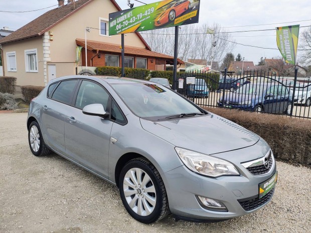 Opel Astra J 1.4 T Enjoy !1Év Defend Műszaki GA...