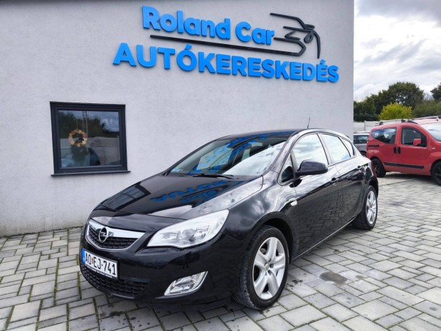 Opel Astra J 1.4 T Essentia Ülés és kormány fűt...