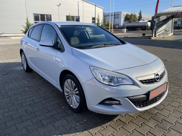 Opel Astra J 1.4 T Sport Gynyr llapot.Friss...