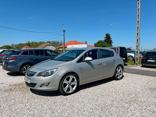 Opel Astra J 1.4 T Sport Navigci.Digit Klma....