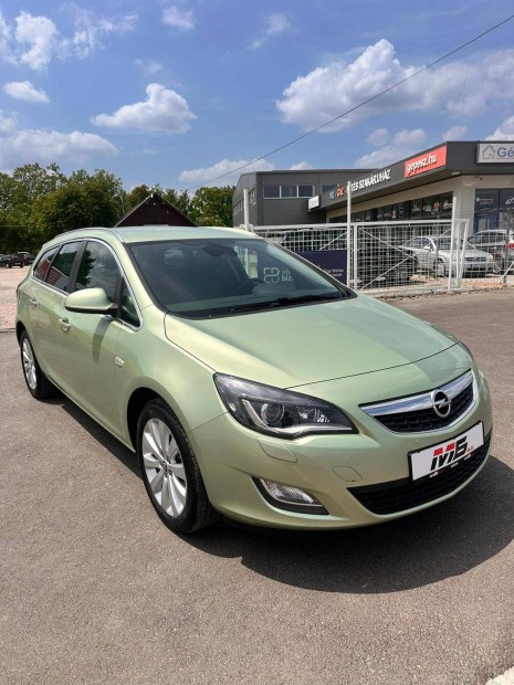 Opel Astra J 1.4 T Sport Szervízkönyves Szép ÁL...